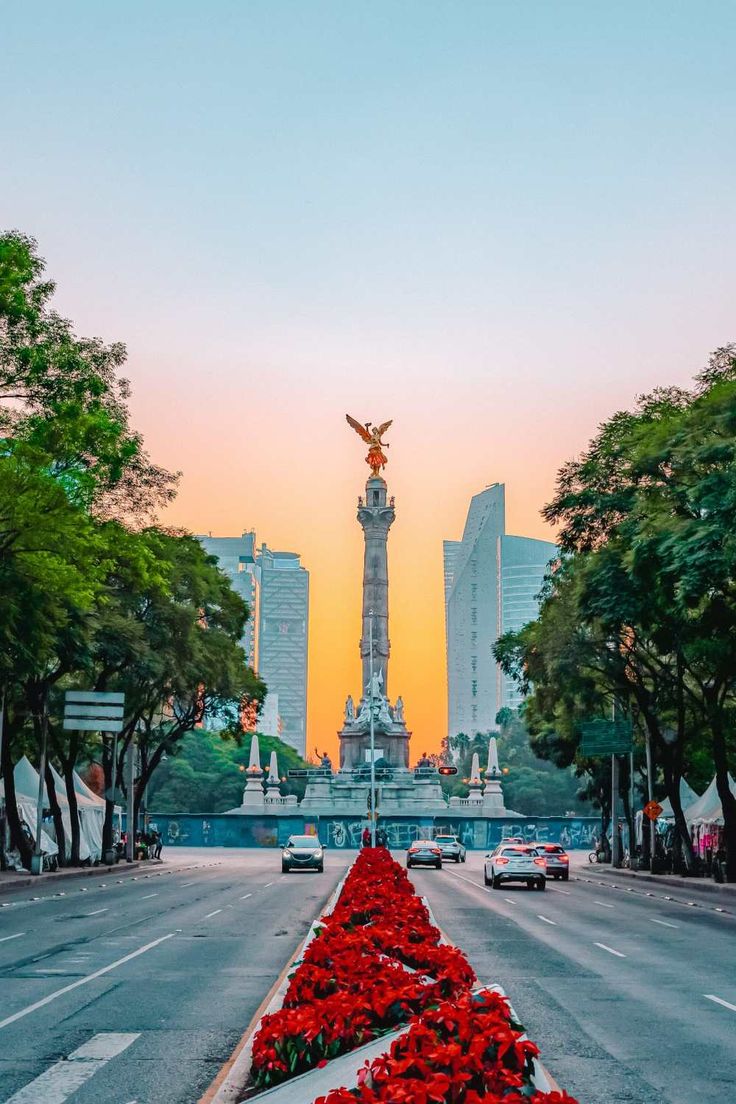 Mexico travel guide featuring travel safety tips, cultural advice, and essential traveler information.Mexico City