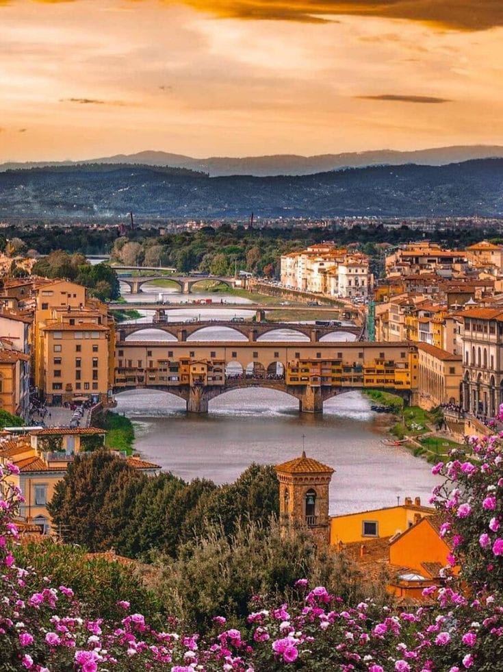 Top destinations in Italy featuring must-see cities, hidden gems, and cultural attractions.Florence
