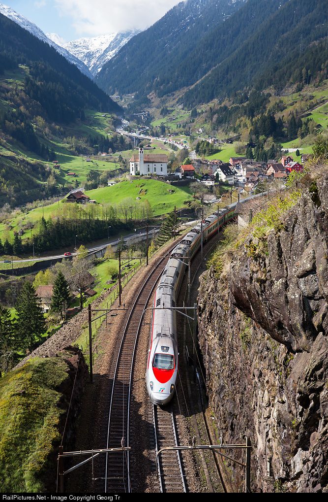Italy travel tips offering practical advice, budget hacks, and local exploration tips.Trenitalia
