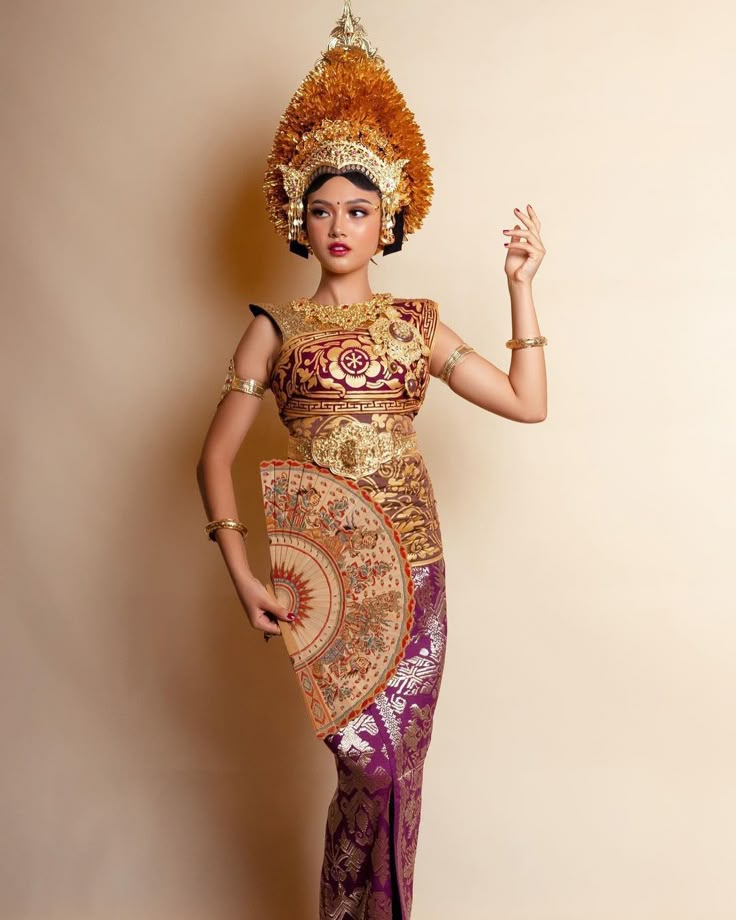 Women’s Traditional Attire: