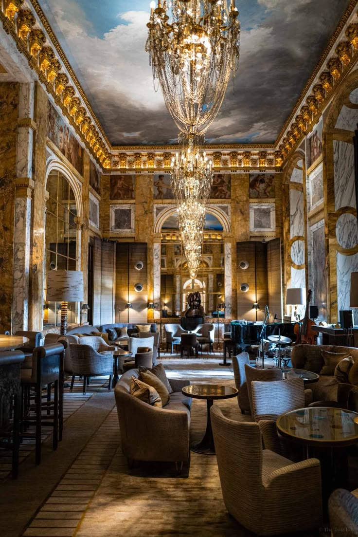Best Hotels in France-Hôtel de Crillon, Paris France