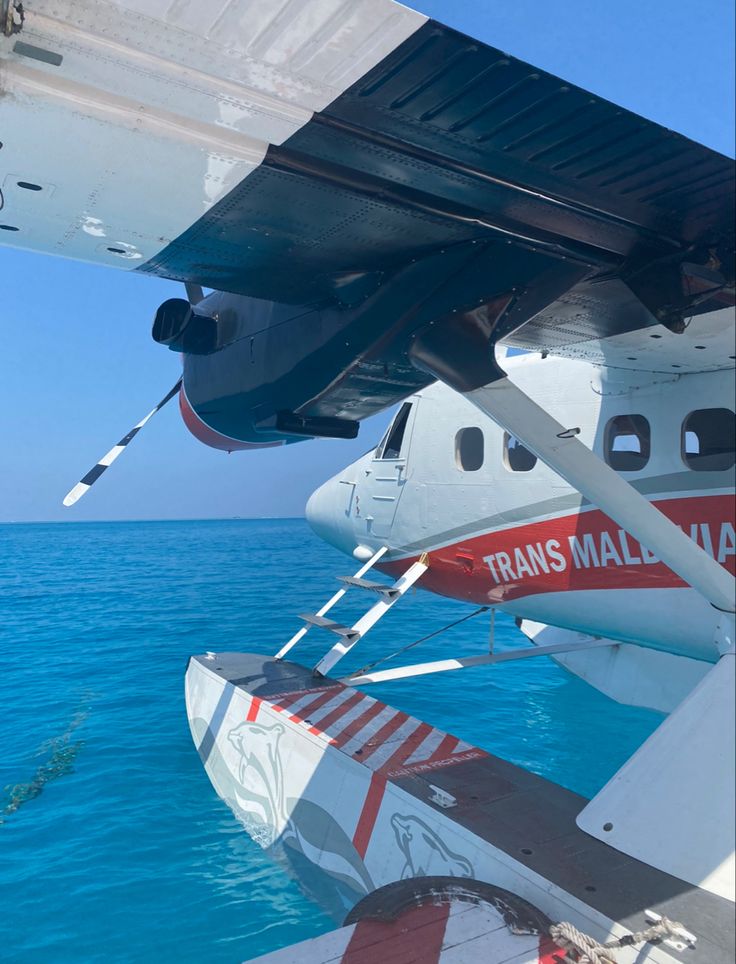 seaplane