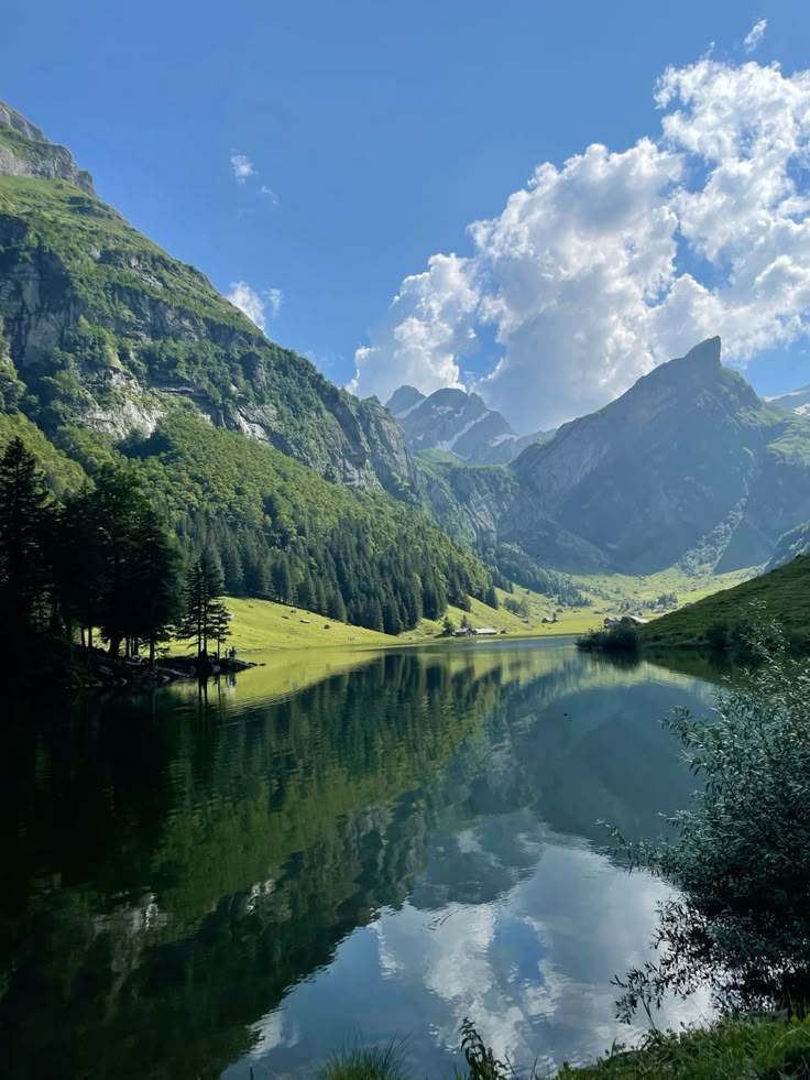 Canyoning Through Switzerland’s Rugged Landscapes
Adventures and Activities in Switzerland